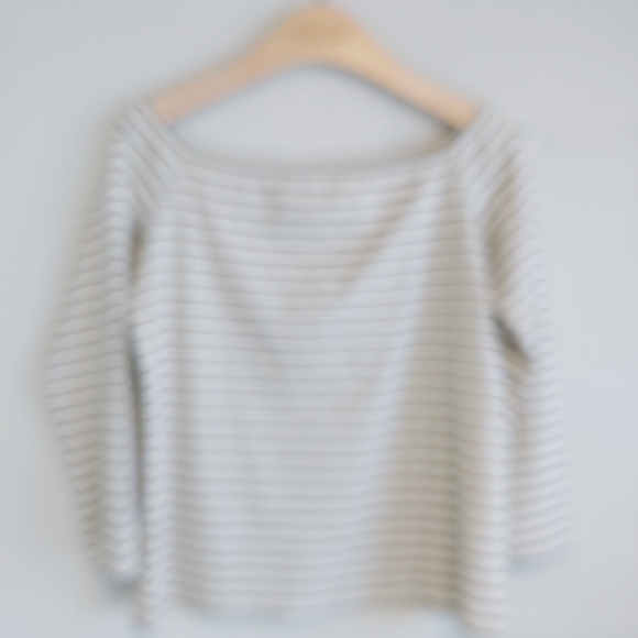 Theory Women's Aprine K_Classic Stripe Knit Top Off Shoulder Contemporary Sz M - Picture 8 of 9